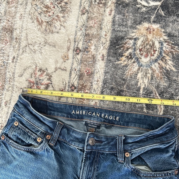 American Eagle Low-Rise Baggy Wide Leg Jeans - Picture 3 of 7